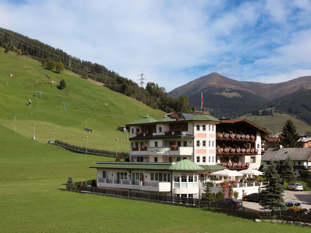 Hotel Maria Theresia Gerlos Exterior photo