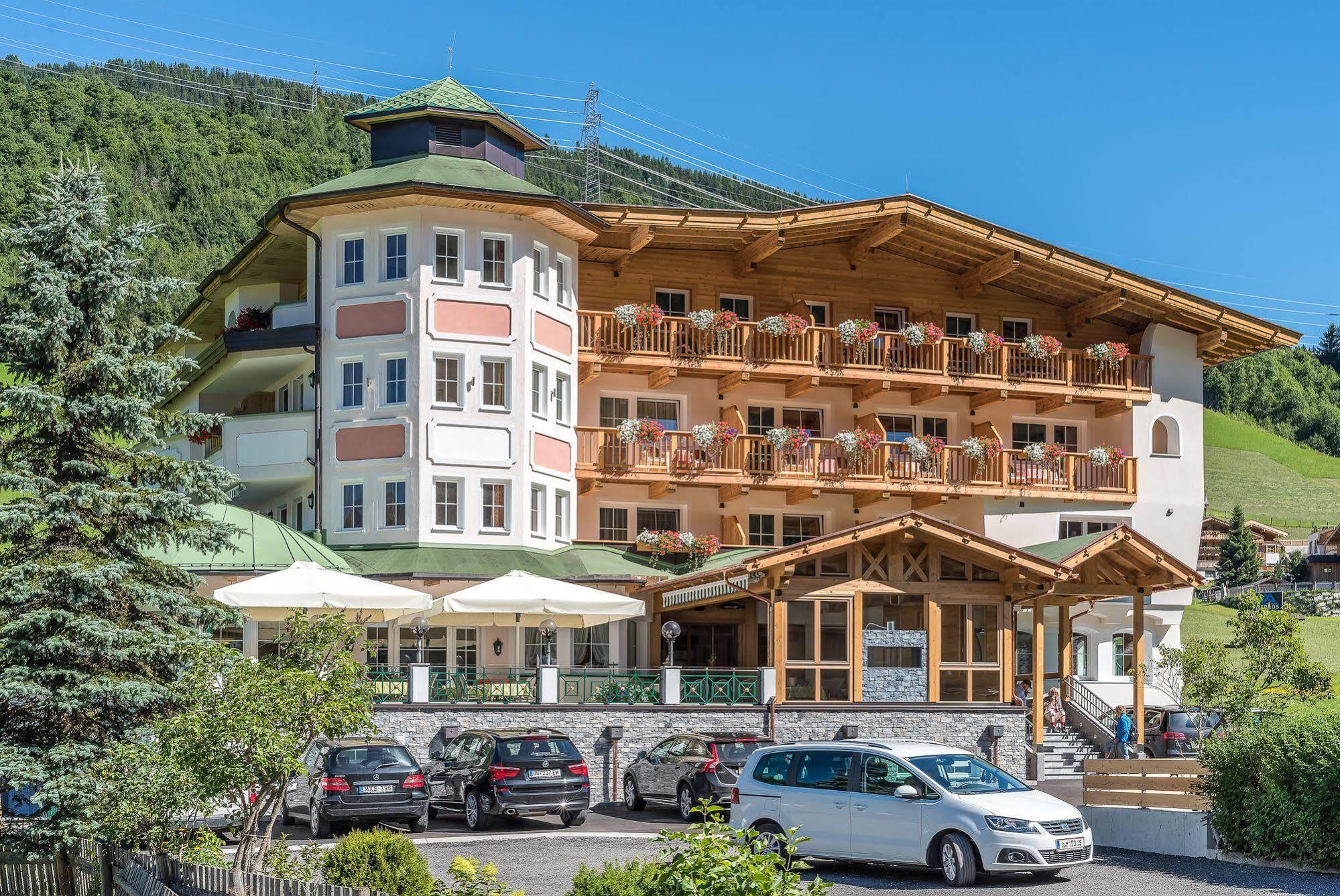 Hotel Maria Theresia Gerlos Exterior photo