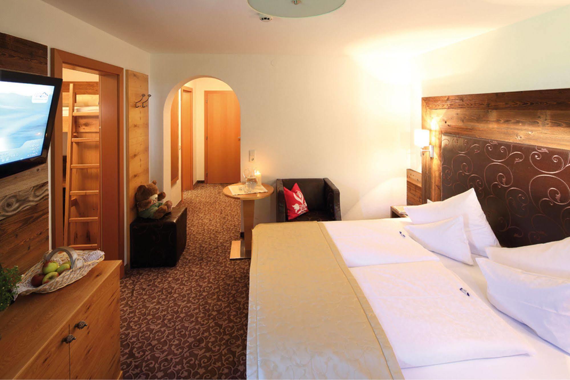 Hotel Maria Theresia Gerlos Exterior photo
